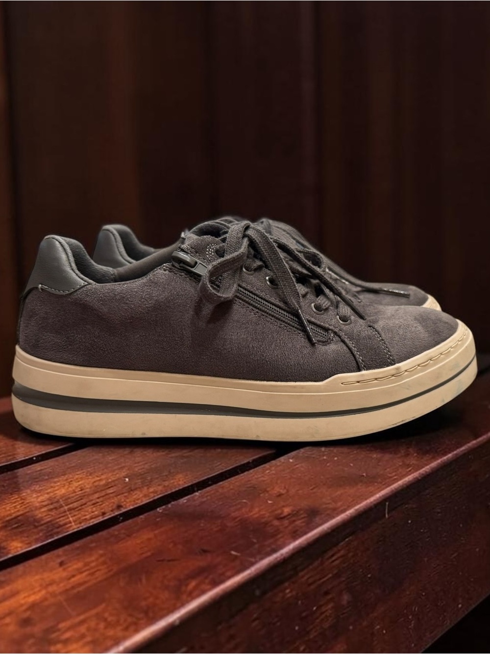 Clark’s Audreigh Sky EUC Gray Suede Low-Top Sneakers
